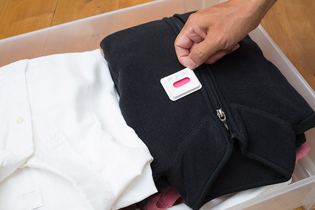 防虫剤を入れるイメージ